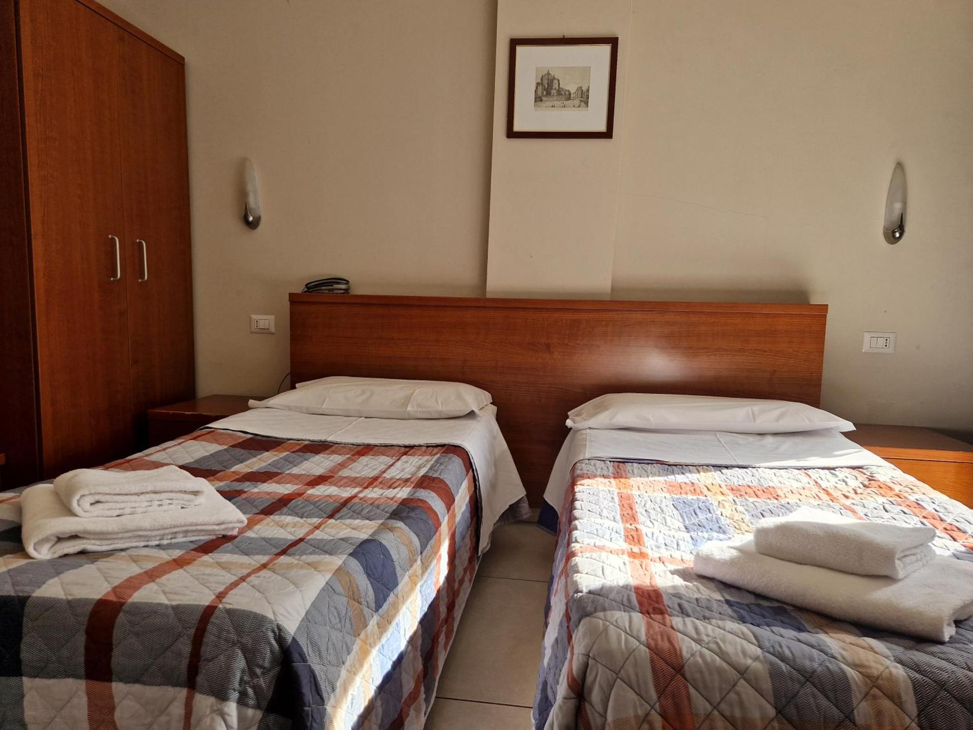 Hotel Bonola — Foto 1